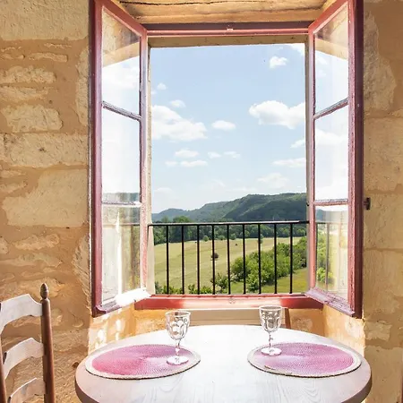 Дом отдыха Tour Pissarro Бейнак-э-Казенак